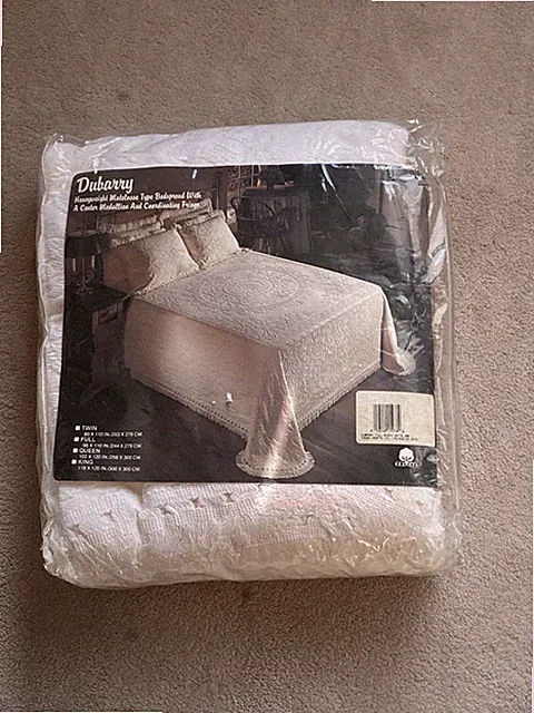 Dubarry Matelasse Bedspread Medallion Size Full 96x110 Ivory W-201 Usa New