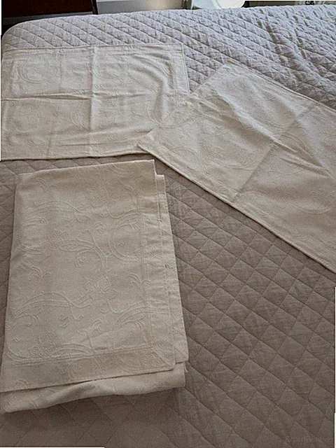 Lands End Home Matelasse Coverlet Queen Ivory Heavy Cotton Portugal + 2 Shams