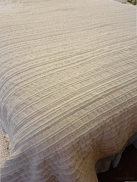Threshold Ivory Cream Clipped Texture Quilted Bedspread 100% Cotton 80x96" F/Q